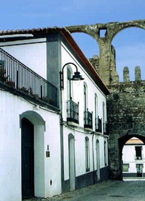 Casa da Muralha